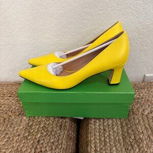 GUAVAIVY Yellow Pointed Toe Block Heel Pumps – Size 9.5 (US)